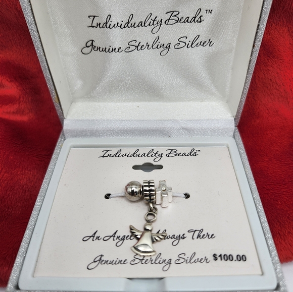 Individuality beads New in box.  New with tags.   So sweet. - Picture 2 of 5